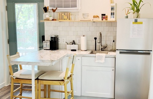 Southern Shores Apartamento | Live Oak Cottage - 'tiny house' / walk to beach