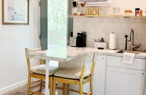 Southern Shores Apartamento | Live Oak Cottage - 'tiny house' / walk to beach