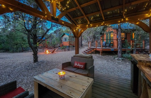 Orderville Cabina | Live Simply Cabin | Glamping at it's finest
