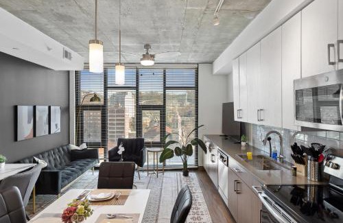 Five Points South Apartamento | Live the High Life Chic 2BR Apartment in BHM