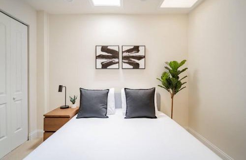 Avondale Apartamento | Lively 3BR Apt in Chicago - Milwaukee N3
