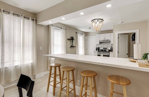 Federal Hill Apartamento | Lively Area: Downtown Providence Apartment!