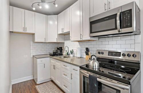 Hyde Park Apartamento | Lively & Fully Furnished 1BR Apartment - Kenwood 408