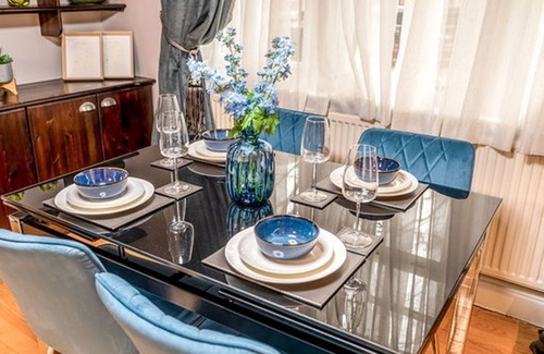 Brondesbury Apartamento | LiveStay 2BR/2BA Pool, Sauna & Gym/Kilburn, Brent
