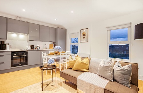 Harlesden Apartamento | LiveStay - Modern Apartment on Acton Lane 3