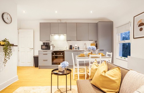 Harlesden Apartamento | LiveStay - Modern Apartment on Acton Lane 3