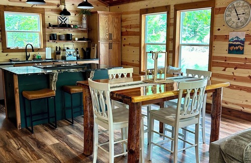 Athens Cabina | Livin on the Edge Cabin in Albert Pike Recreation Area. Beautiful place to stay!