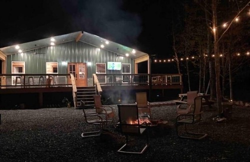 Athens Cabina | Livin on the Edge Cabin in Albert Pike Recreation Area. Beautiful place to stay!