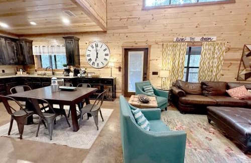 Hochatown Casa | Livin' the Dream - Relaxing Escape for 8