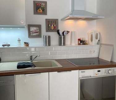 Am Staden Apartamento | Living at Saarpartments - AdultsOnly - Business & Holiday Homes with Kitchen for Long- and Short Term stay, 3 min to St Johanner Markt and Points of Interest