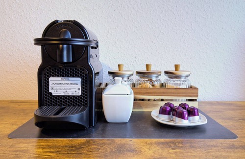 Fulda Apartamento | Living La Christal apartment with workspace & games