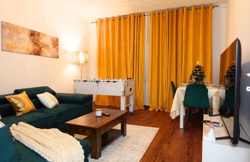 Fulda Apartamento | Living La Christal FeWo mit Workspace & Games