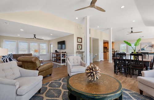 Monteray Shores Casa | Living On Beach Time: Private pool, Hot Tub, Rec Room w/ Pool Table
