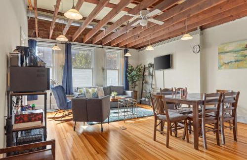 Southeast Cama Y Desayuno | Living on The Edge of Capitol Hill