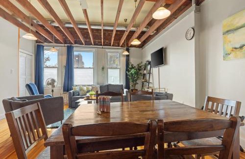 Southeast Cama Y Desayuno | Living on The Edge of Capitol Hill