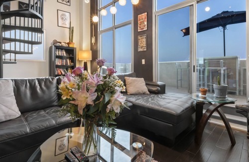 Raynolds Addition Condominio | Living the Dream Penthouse - Best Views in ABQ