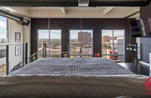 Raynolds Addition Condominio | Living the Dream Penthouse - Best Views in ABQ