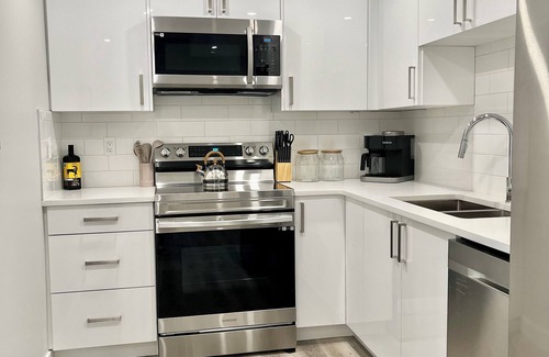 Calgary Casa | Livingston Gem: 5BR Home with Chef's Kitchen