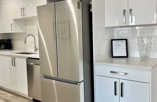 Calgary Casa | Livingston Gem: 5BR Home with Chef's Kitchen