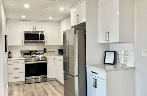 Calgary Casa | Livingston Gem: 5BR Home with Chef's Kitchen