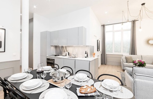 Saint-Vincent-de-Paul Apartamento | LivinParis | Luxury 4 Bedrooms Montmartre