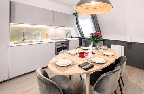 Strasbourg -Saint-Denis Apartamento | LivinParis | Luxury A/C 2 Bedrooms Le Louvre - Sacré Cœur View