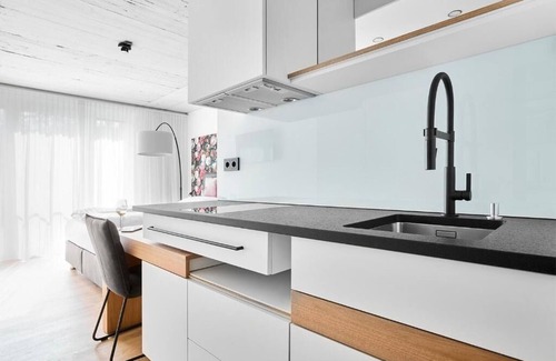 Berg Apartamento | Livisit Bergpartment 38 - Doppelbettzimmer 27 qm - mit Küchenzeile und Bad