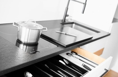 Berg Apartamento | Livisit Bergpartment 38 - Doppelbettzimmer 27 qm - mit Küchenzeile und Bad