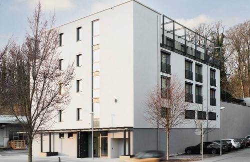 Berg Apartamento | Livisit Bergpartment 38 - Doppelbettzimmer 27 qm - mit Küchenzeile und Bad