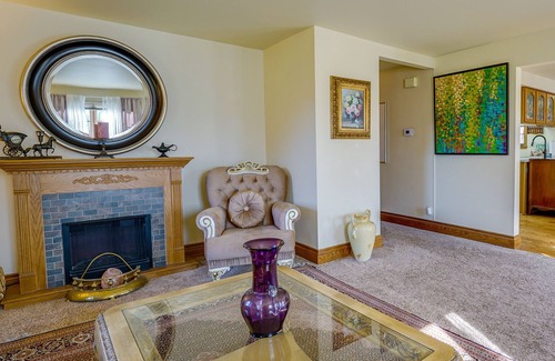 Livonia Casa | Livonia Vacation Rental ~ 23 Mi to Detroit!