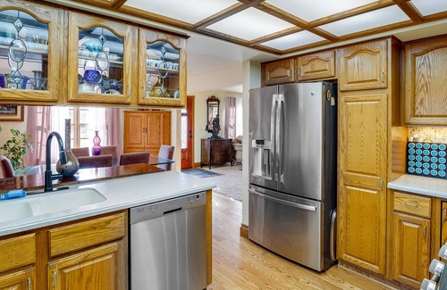 Livonia Casa | Livonia Vacation Rental ~ 23 Mi to Detroit!