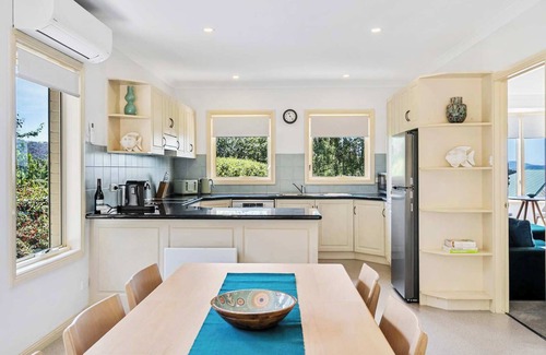 Hobart Casa | "Lizzy's Hideaway" – Close to City, Sleeps 6.