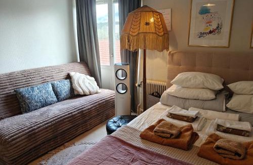 Umea Apartamento | Ljus vindslägenhet- Nära Centralstationen