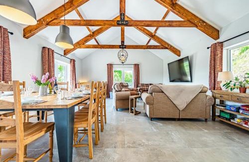Llansawel Casa | Llwynblyfyn