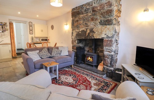 Beddgelert Casa | LLYGODEN COTTAGE, pet friendly, with open fire in Beddgelert