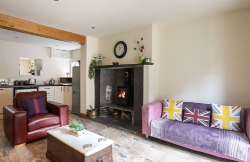 Nant Gwynant Cabaña | LLYS ELEN, family friendly, character holiday cottage in Nant Gwynant