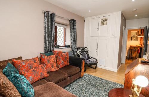Carmarthen Casa | Llys-Yr-Onnen