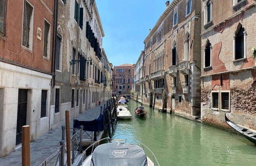 Castello Apartamento | LN HOMES VENICE San Marco vista al canal