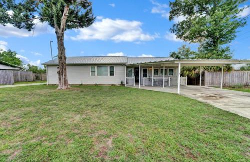 Lynn Haven Casa | Loaded House and Guest House w Game Room Gym