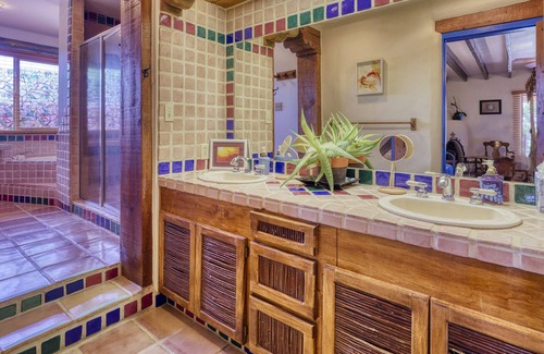 Alamedan Valley Apartamento | LOBA LUNA Bed and Breakfast-Charming Albuquerque B&B -Bundle Rooms