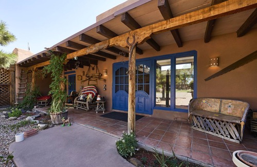 Alamedan Valley Apartamento | LOBA LUNA Bed and Breakfast-Charming Albuquerque B&B -Bundle Rooms