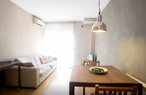 Molins de Rei Apartamento | Local charm. Real life! 20 min to Barcelona A/C + WiFi