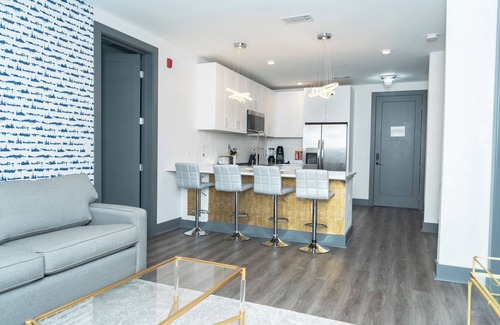 Rolling Mill Hill Condominio | Local Host Dwntwn 2BD, 2BA Luxurious Condo Great Amenities & proximity anywhere