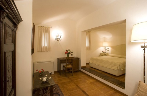 Sovana Hotel | Locanda della Taverna Etrusca