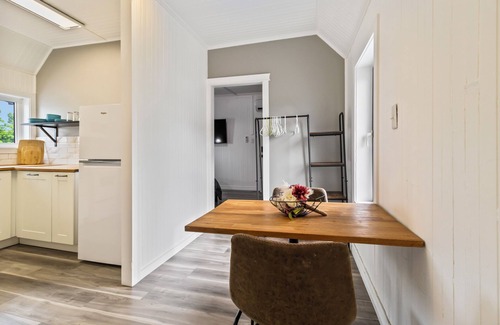 Shediac Apartamento | Located behind an amazing Ice cream shop & restaurant, our space is perfect anyone visiting Shediac!
