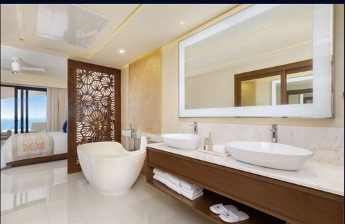 Santa Rosa Complejo | Located between Tule Beach and Tequila Cove Beach - Villa La Valencia