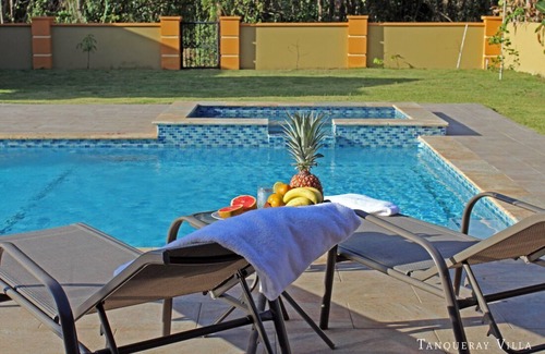 Golden Grove Villa | Ubicado en una comunidad tranquila y cerrada. RELÁJATE Y ESCÁPATE CON NOSOTROS