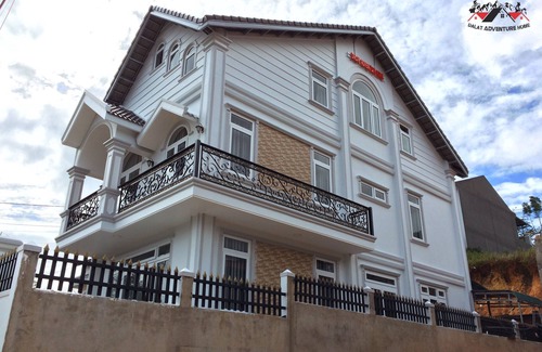 Phuong 10 Villa | En Niza Lugares de la ciudad de Dalat Con cadena de montañas, de hoja perenne Bosque