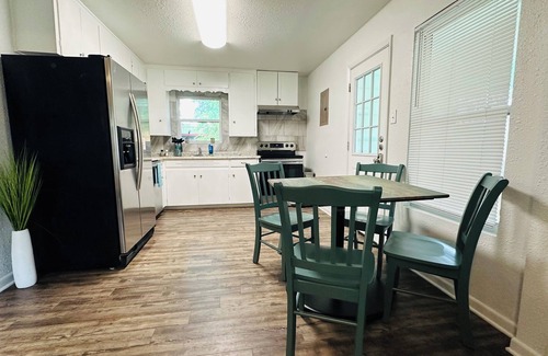 Rio Vista Casa | Located in the heart of San Marcos, just blocks away from the San Marcos River.