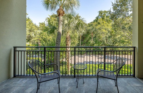 Demere Park Condominio | Ubicado cerca de St. Muelle de Simons Island, restaurantes, faro y frente al mar en Neptune Park
